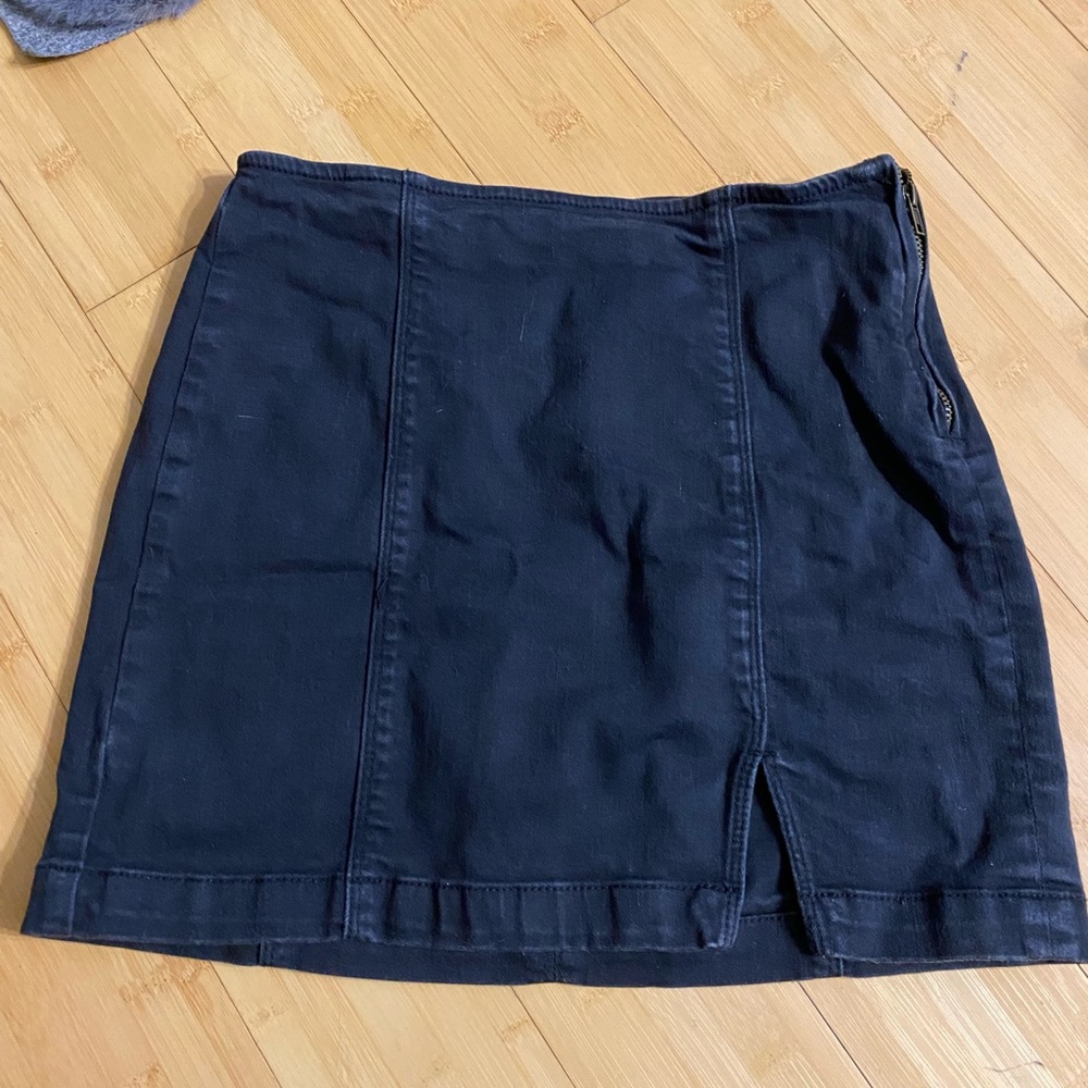 Black PACSUN mini skirt with slit